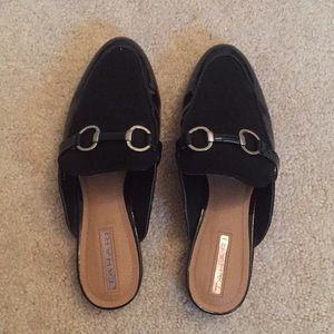 Tahari slip on flats!